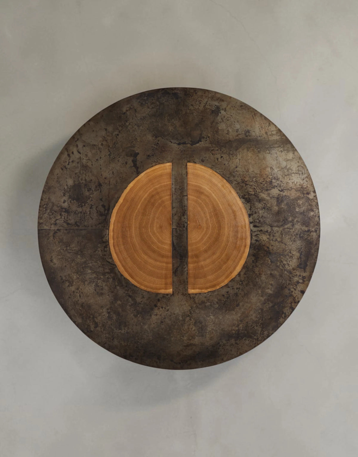 Aurevon Round Dining Table