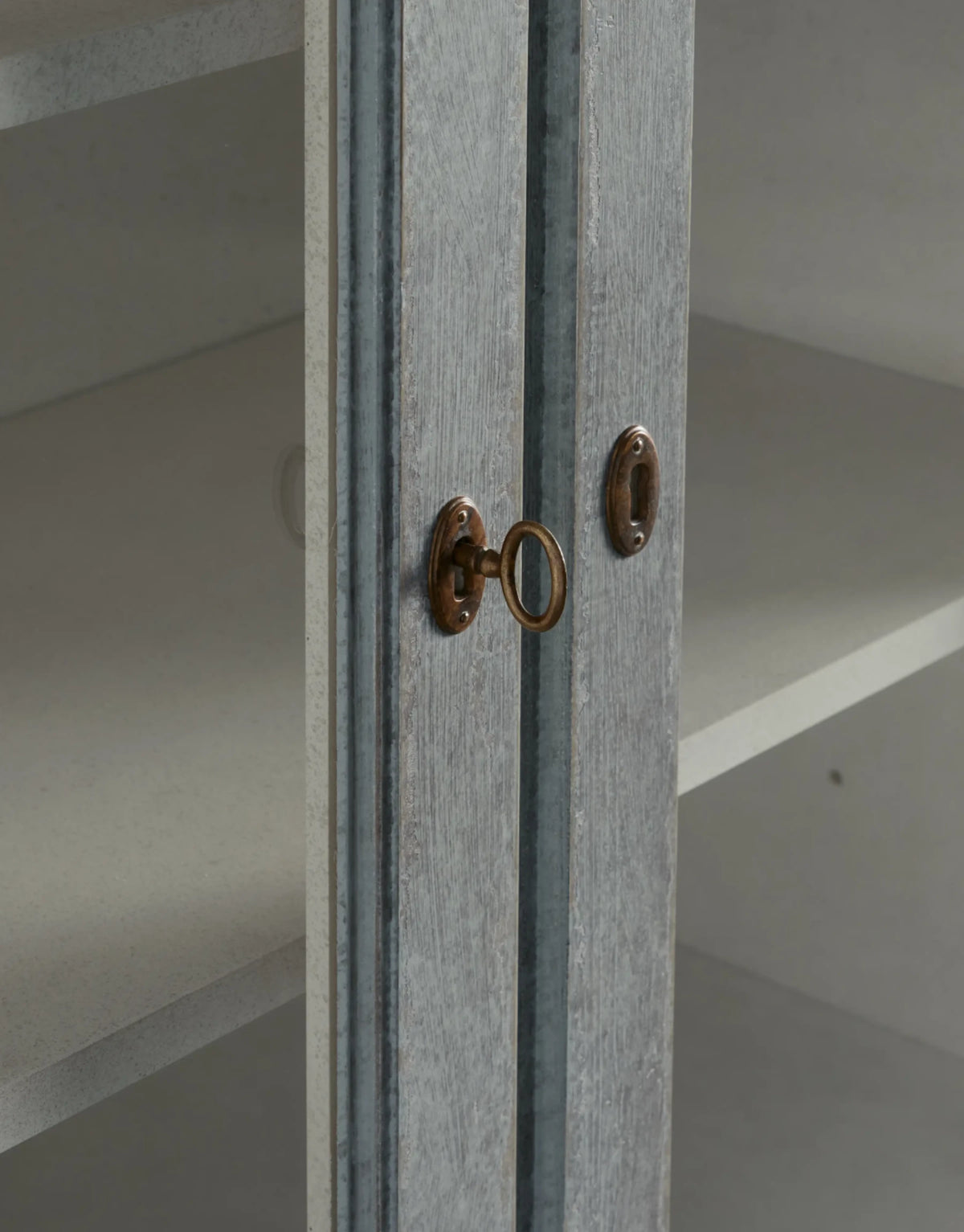 Caldris Cabinet