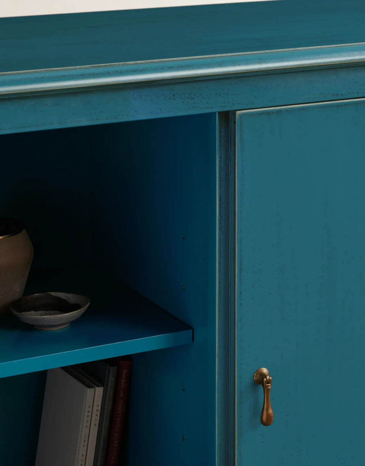 Asteron Cabinet