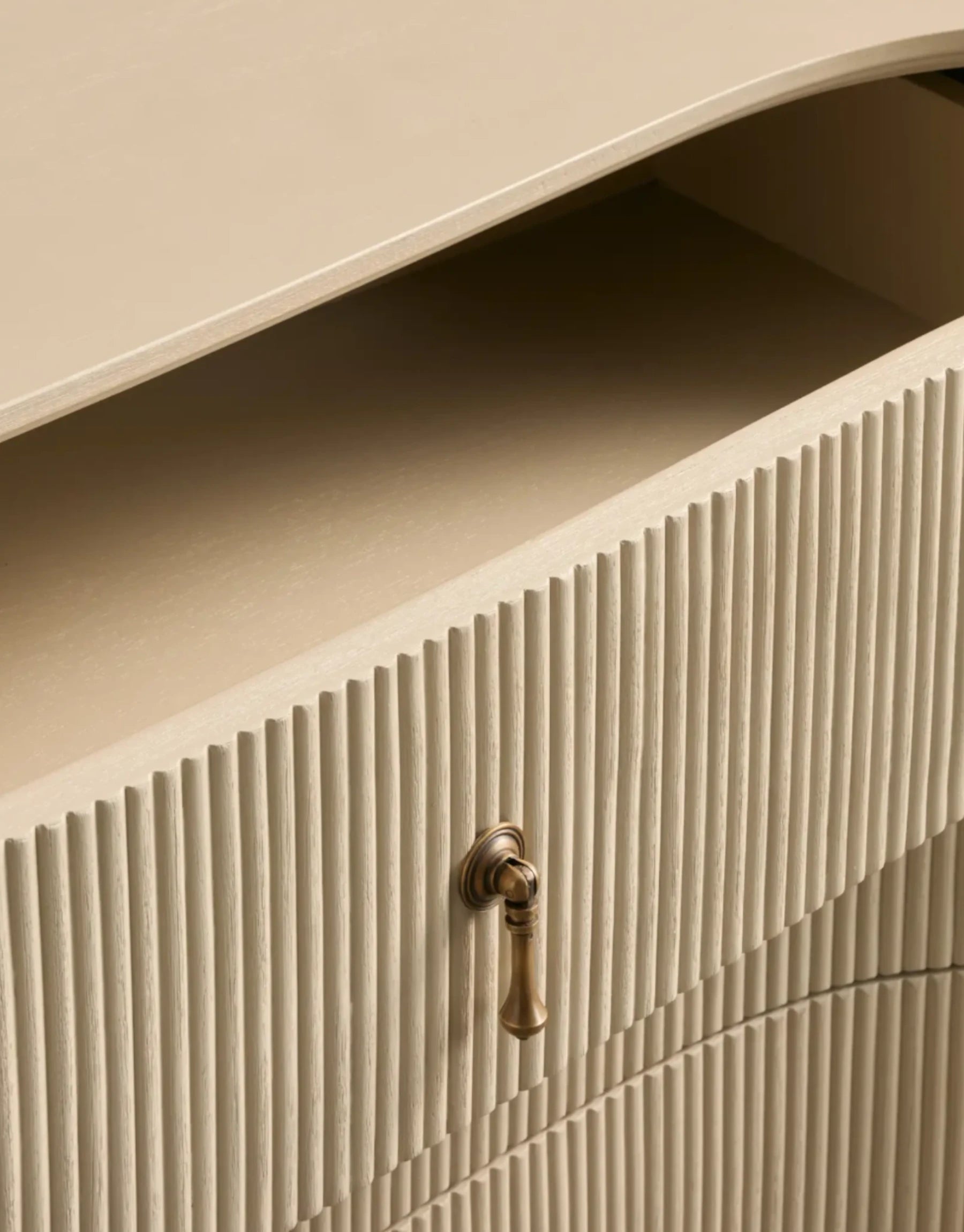 Bellgrave Six-Drawer Dresser