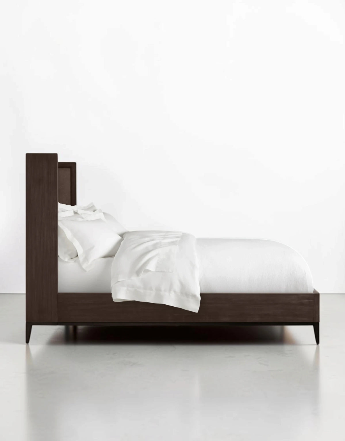 Marlow Shelter Bed