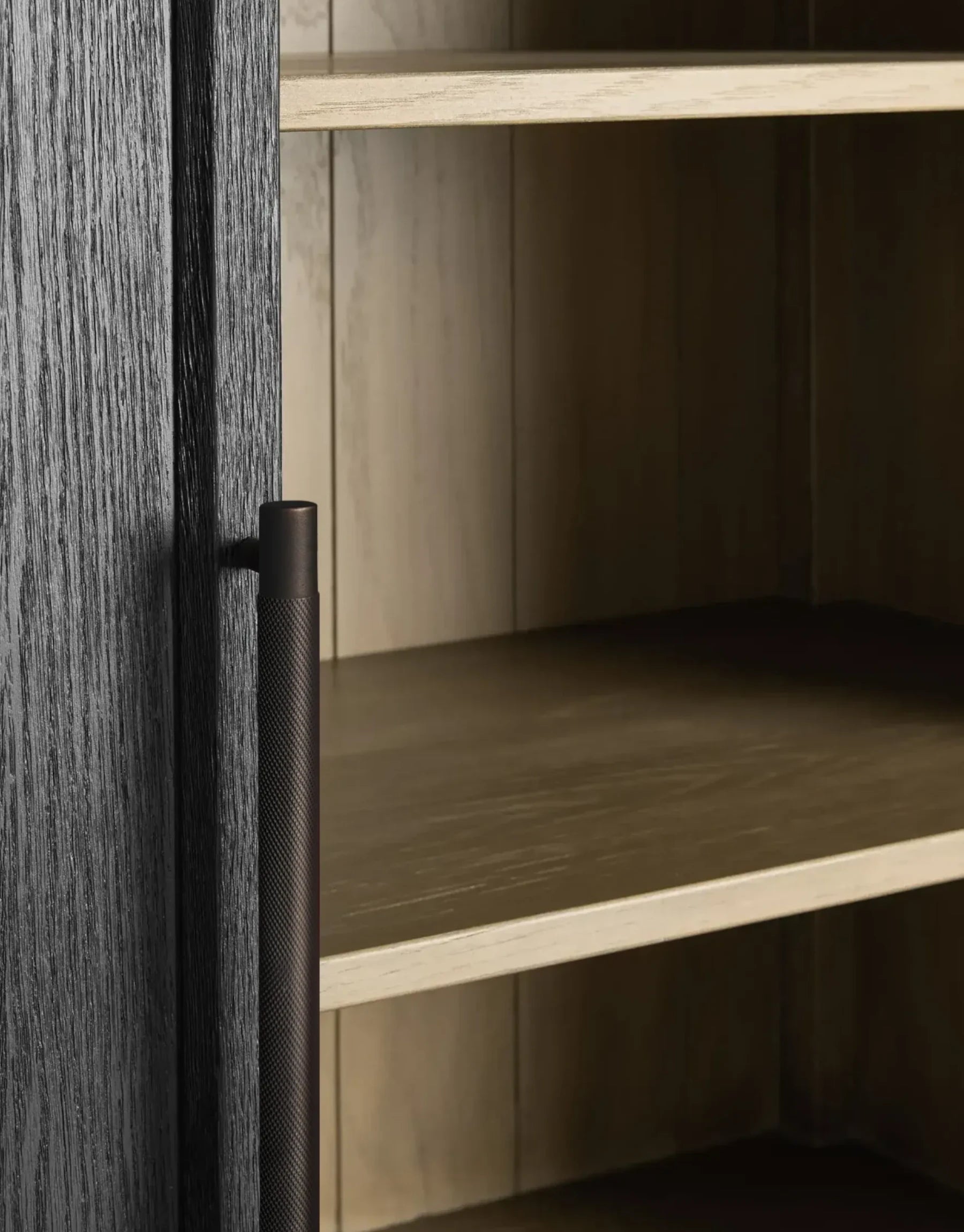 Hettly Cabinet