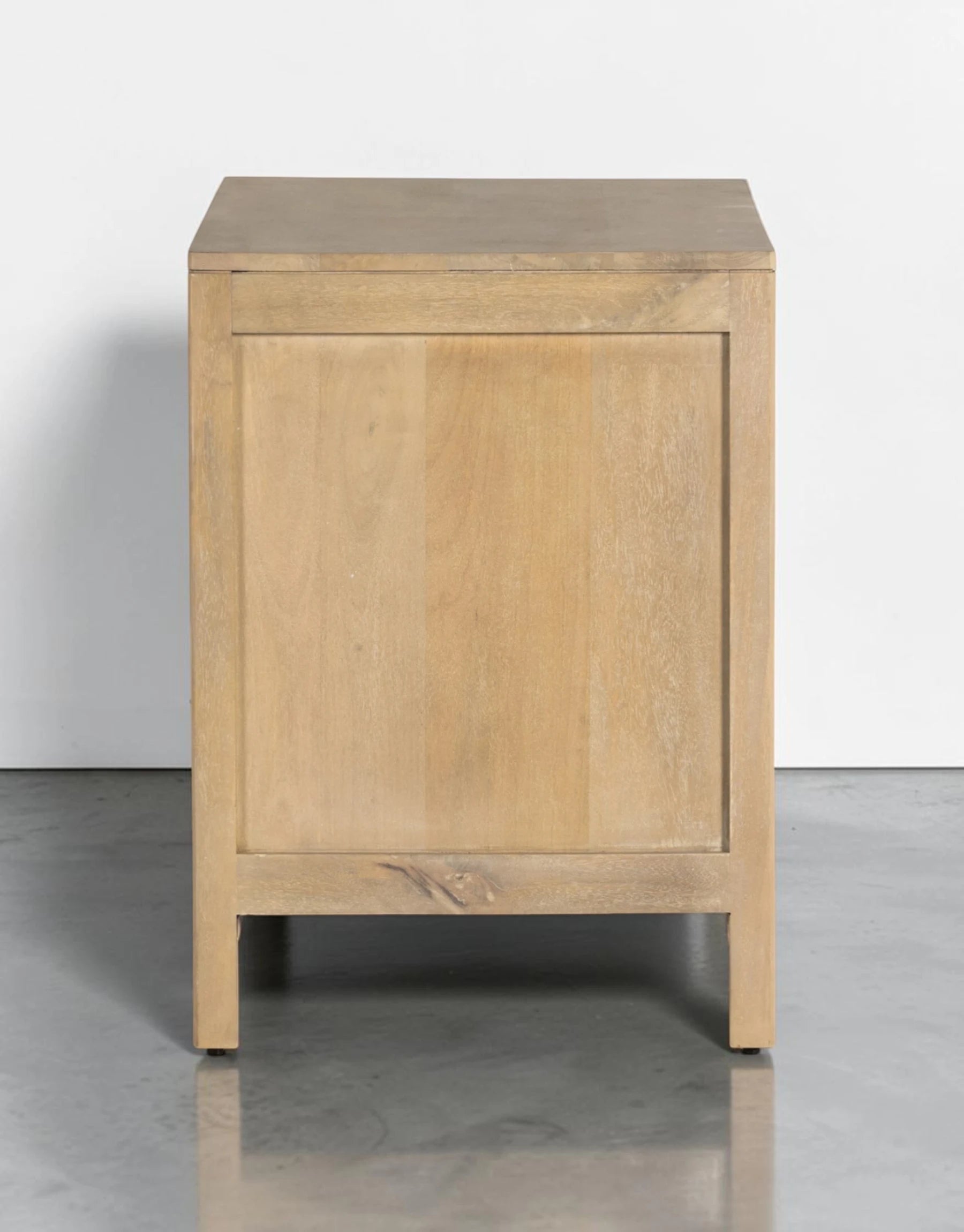 Valric Large Nightstand