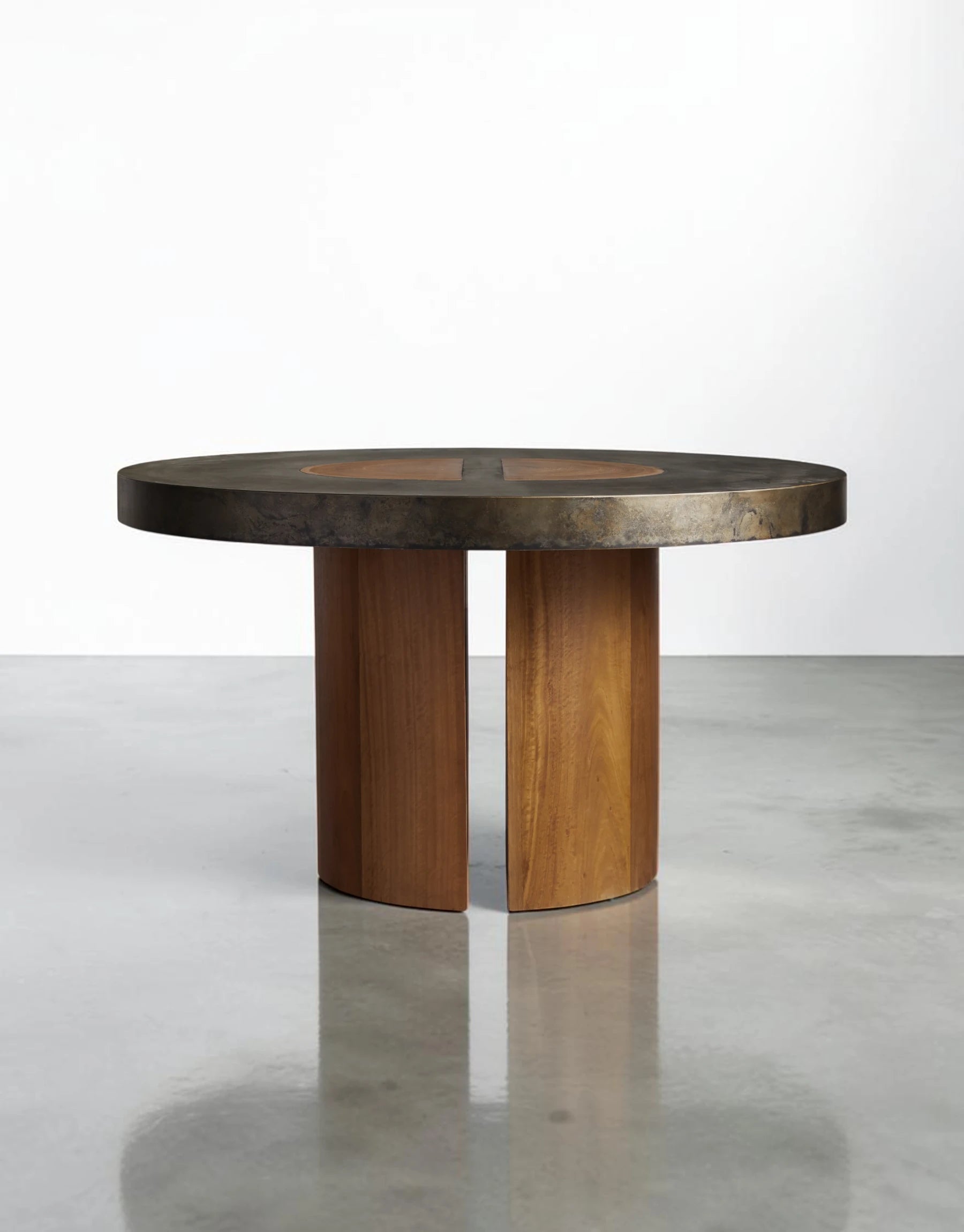 Aurevon Round Dining Table