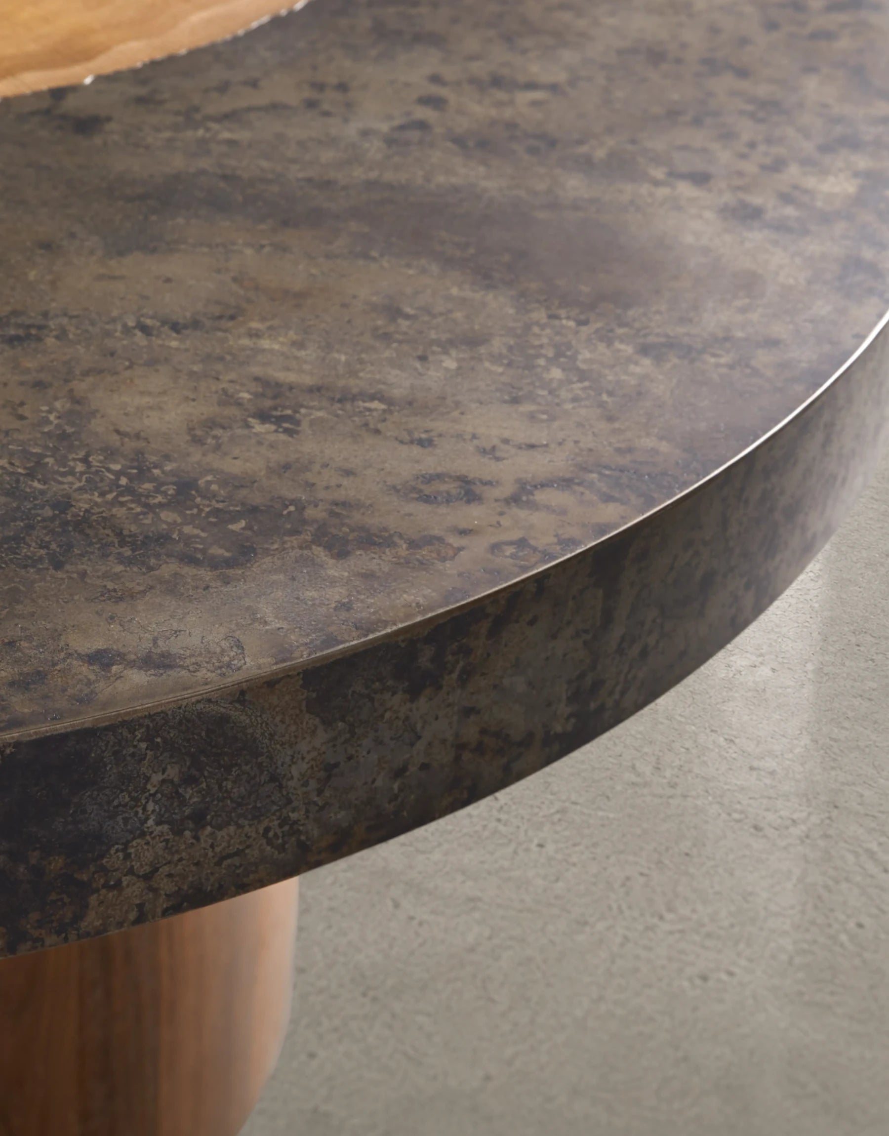 Aurevon Dining Table