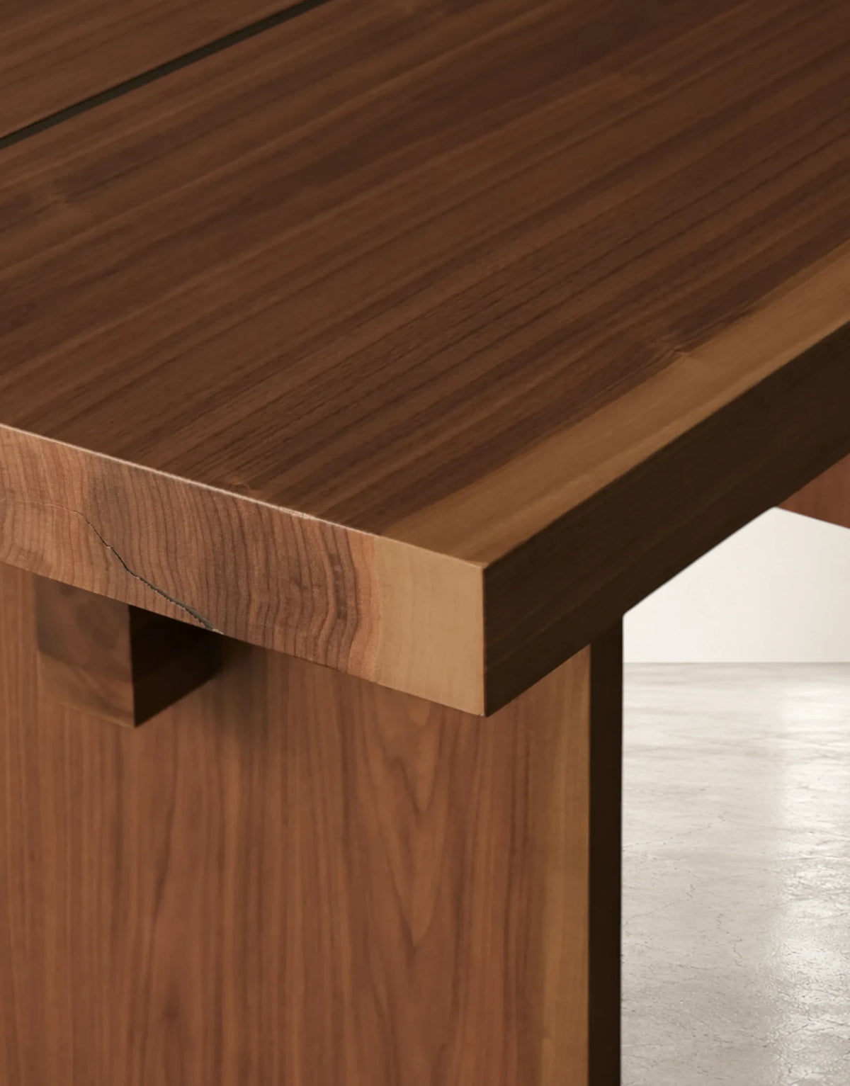 Miroven Dining Table