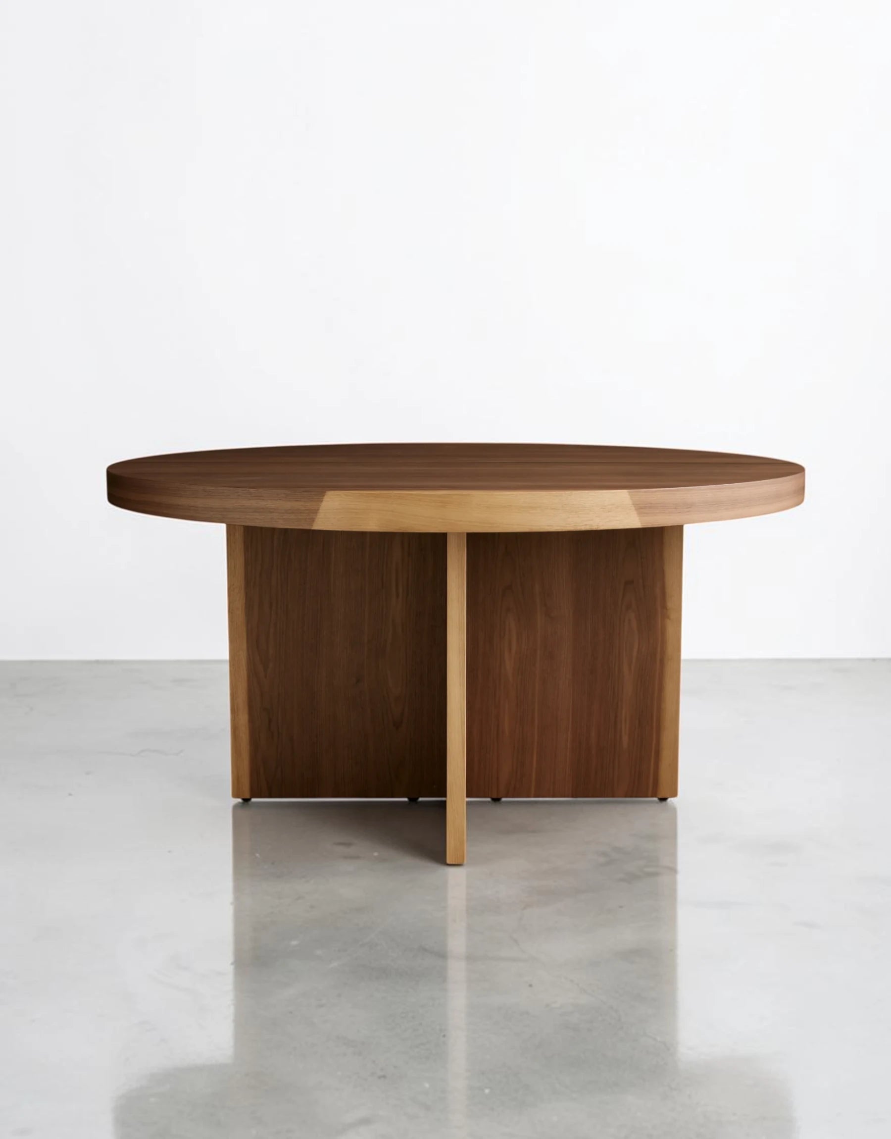 Miroven Round Dining Table