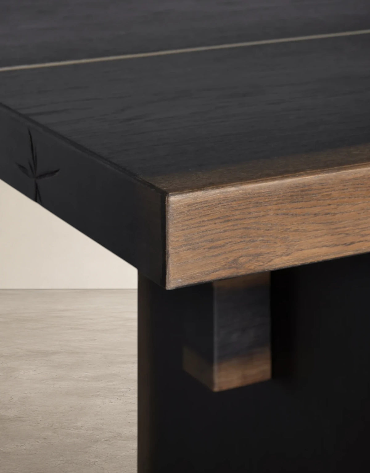 Miroven Dining Table