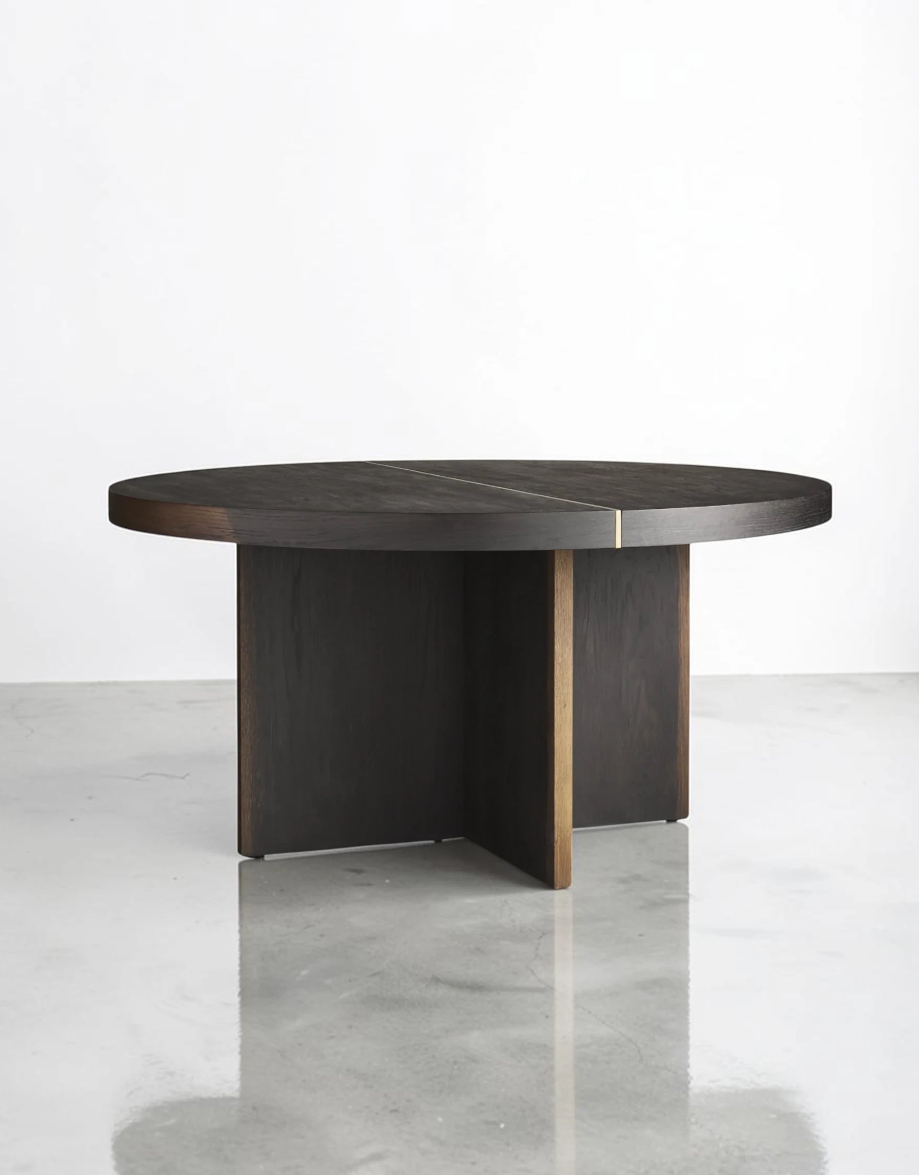Miroven Round Dining Table