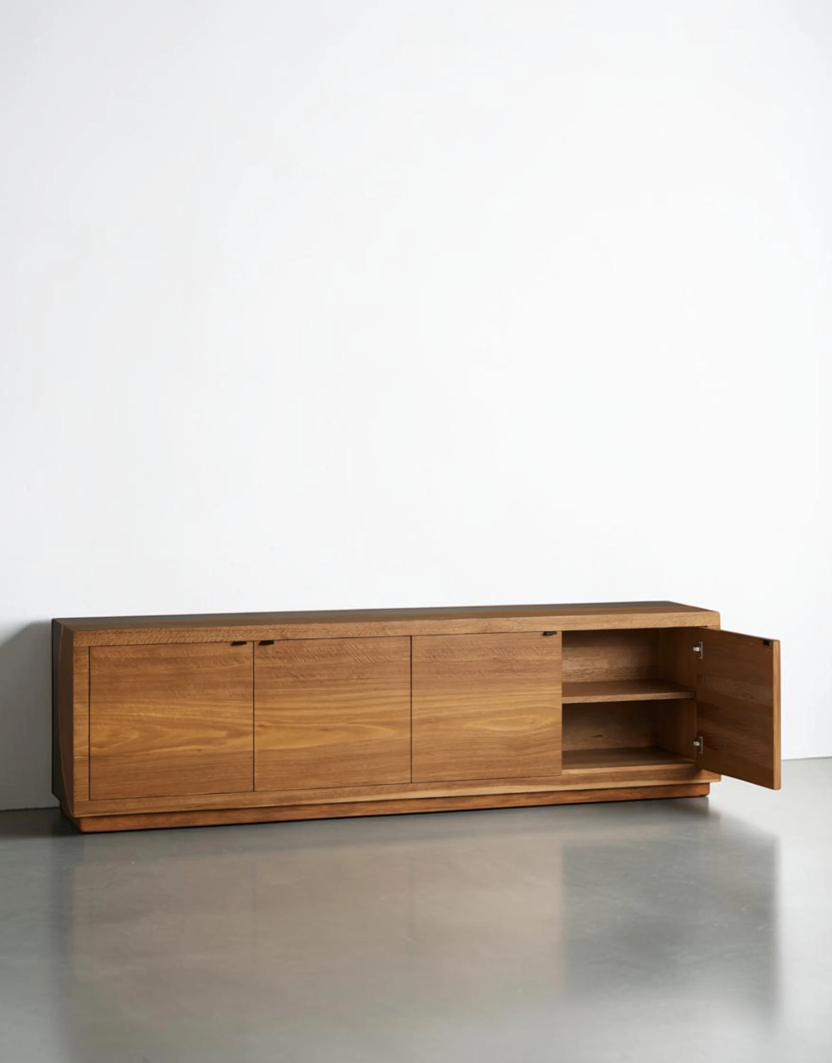 Aurevon Media Console