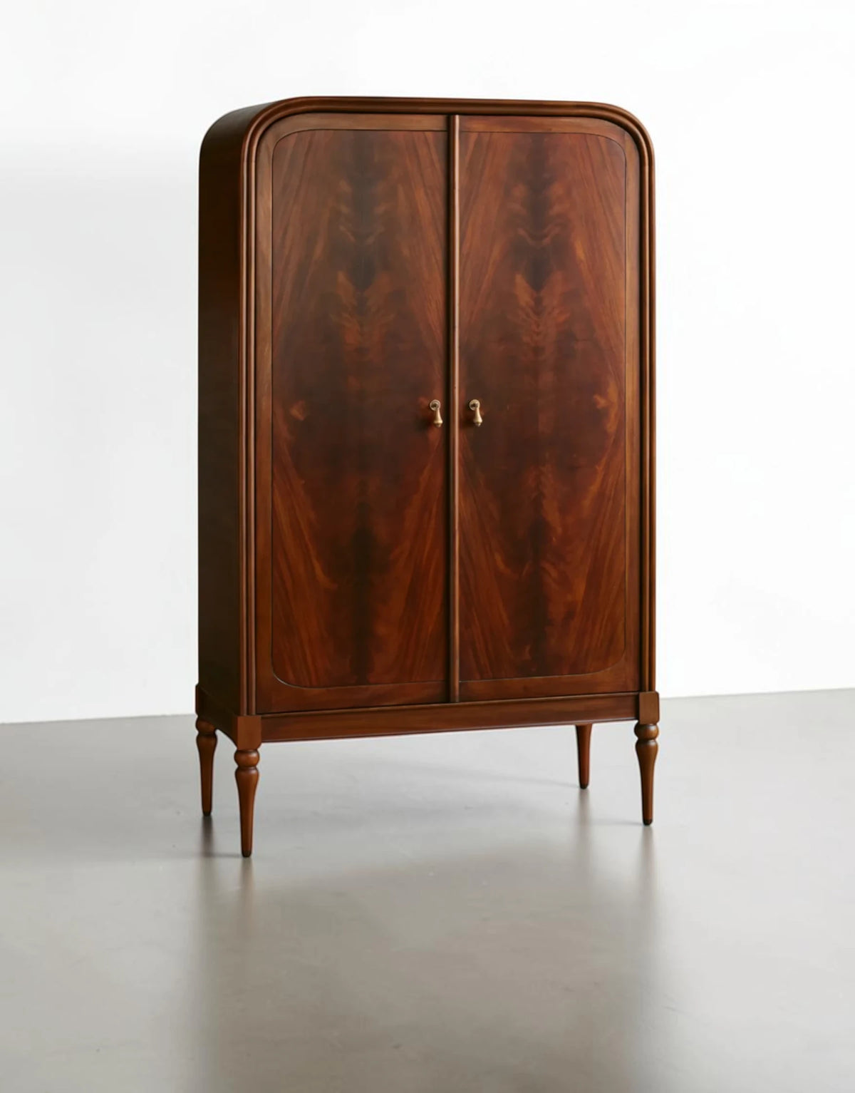 Francelle Cabinet