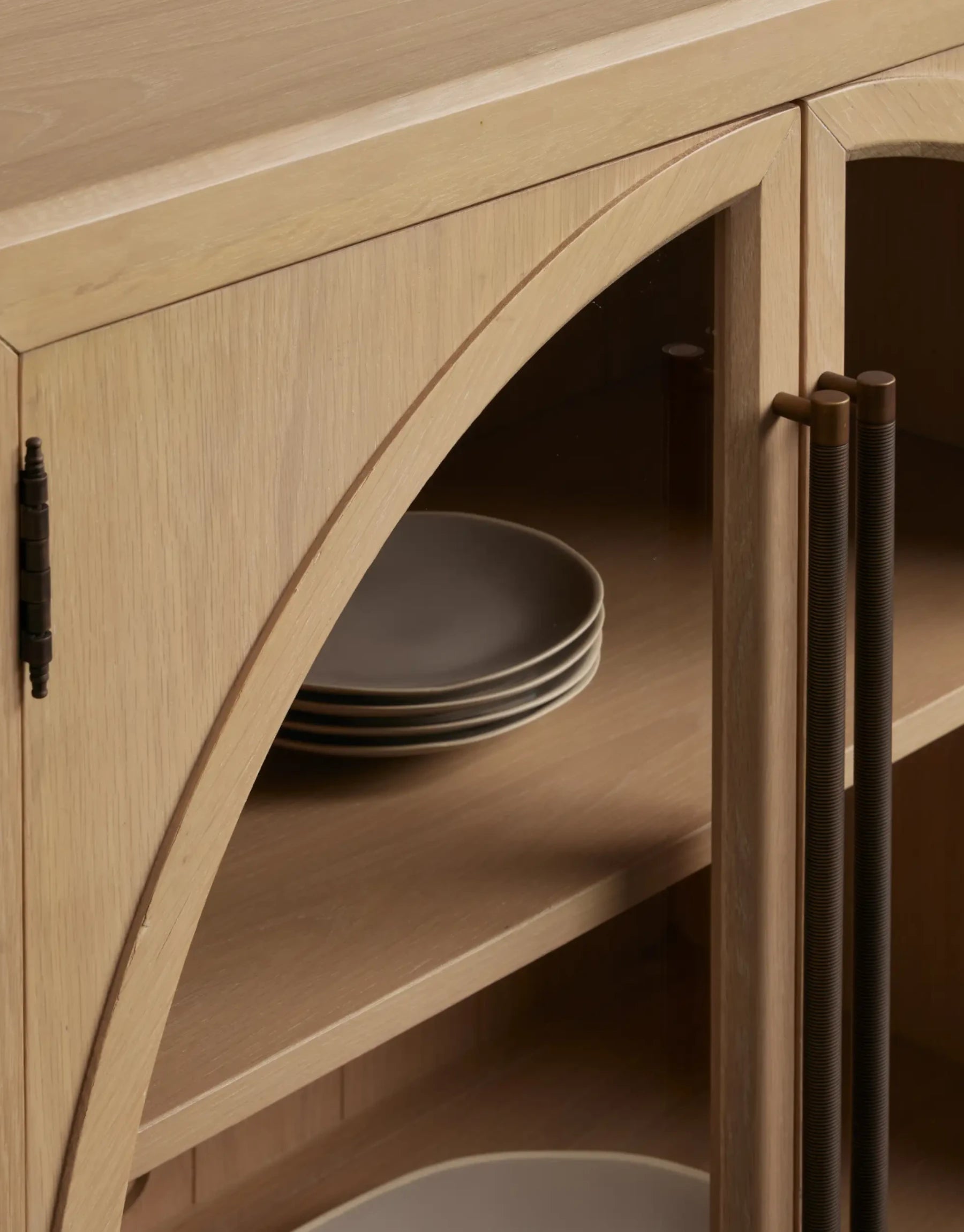 Hettly Sideboard