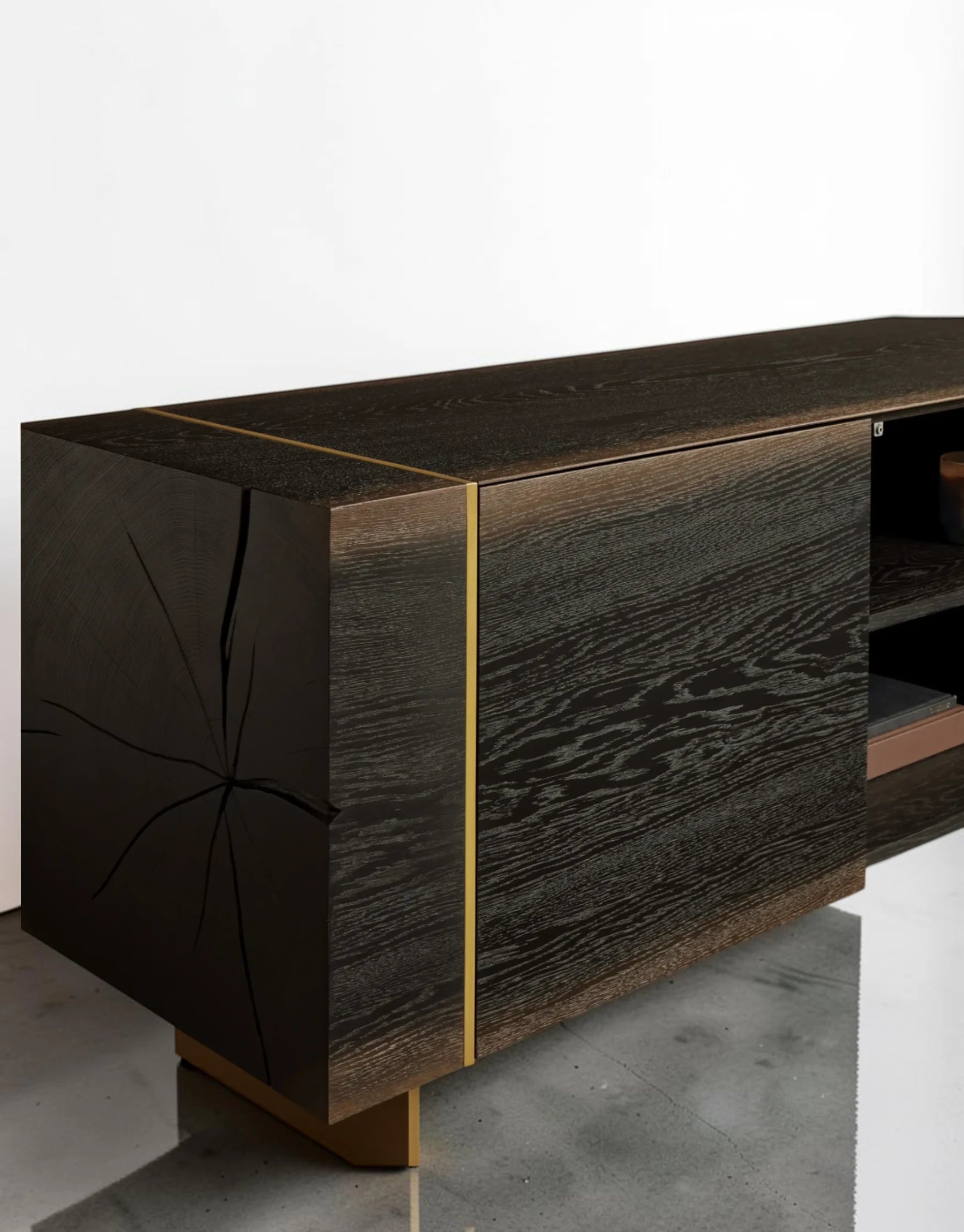 Miroven Media Console