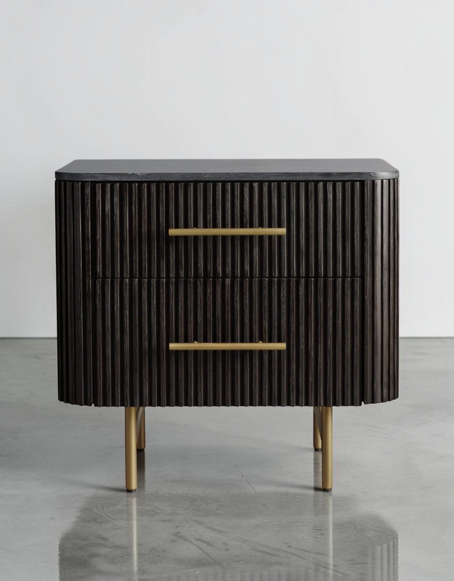 Avelor Closed Nightstand