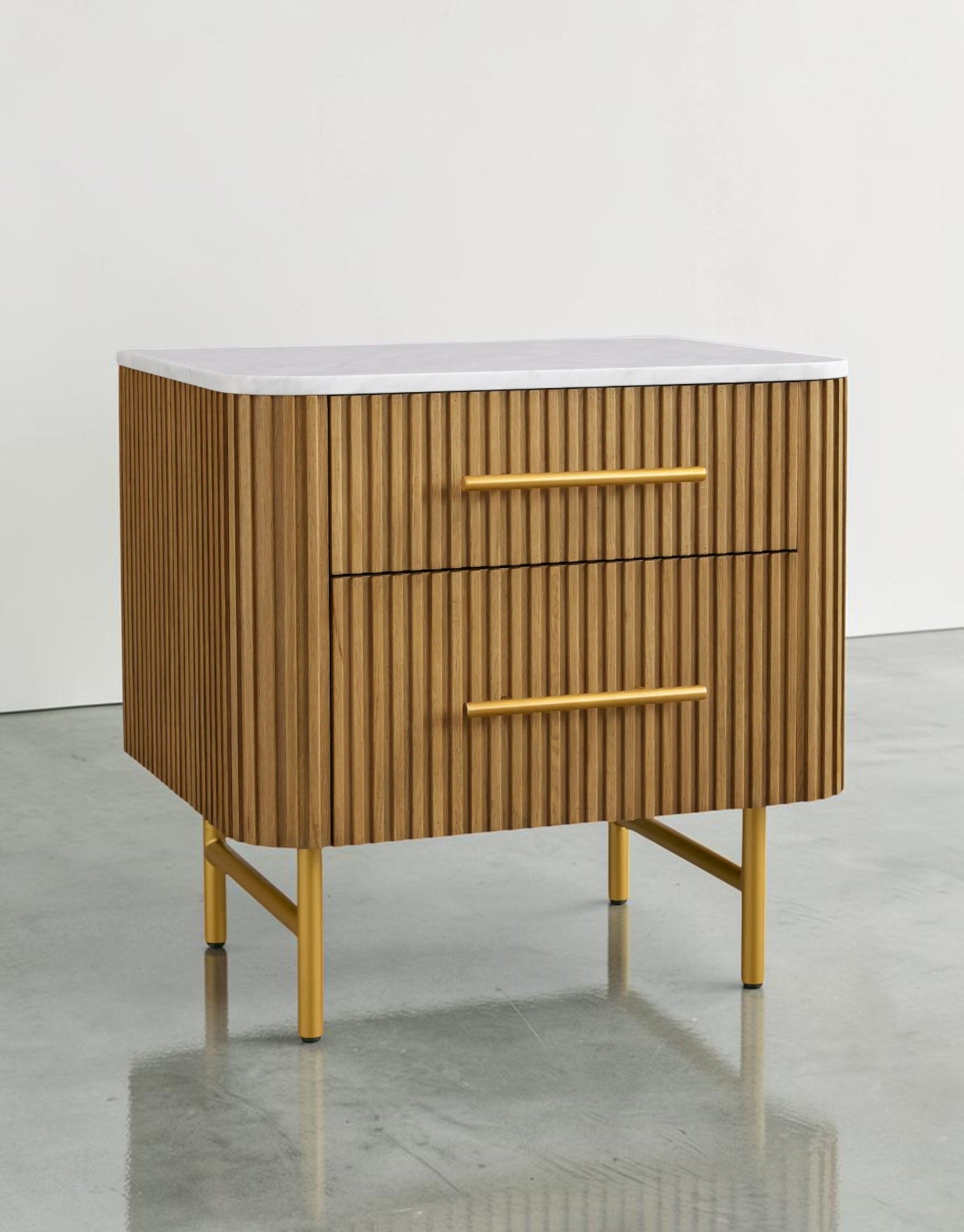Avelor Closed Nightstand