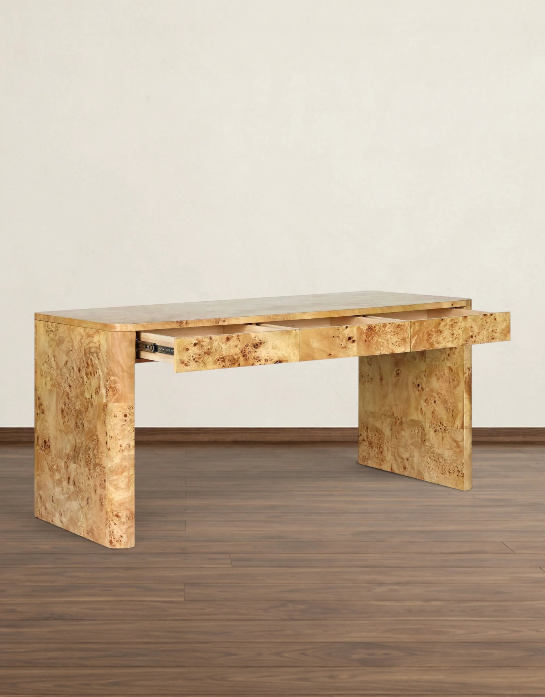 Liora desk