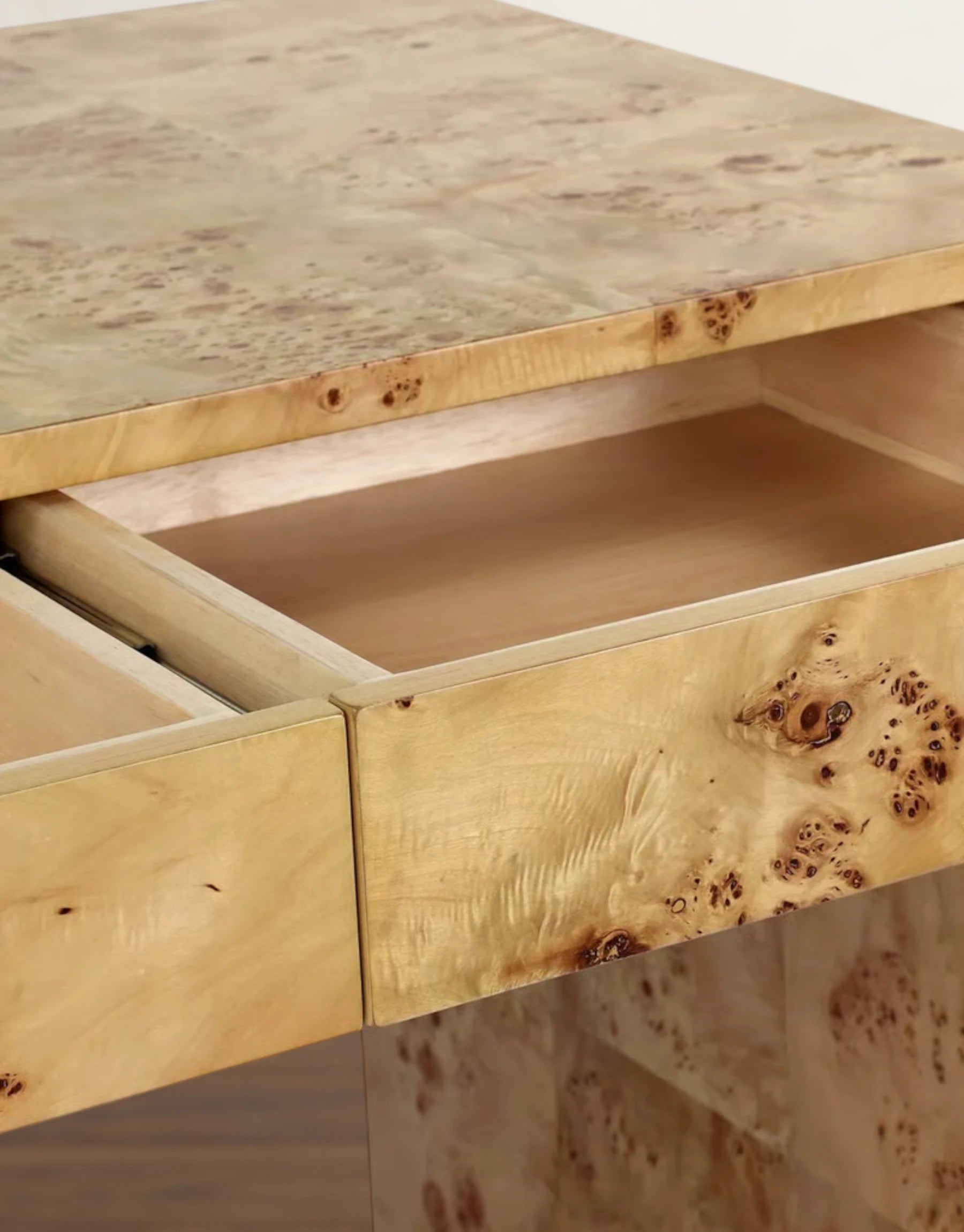 Liora desk