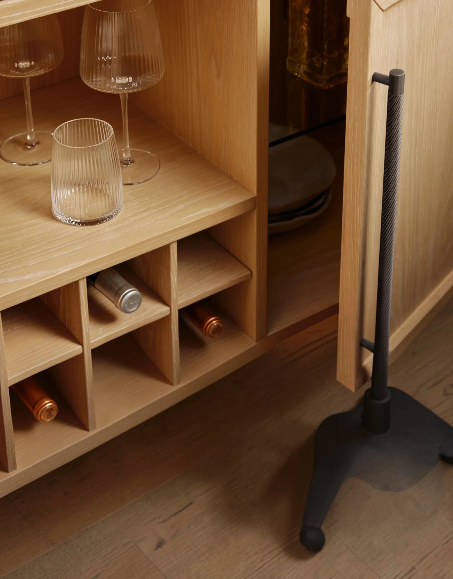 Hettly Bar Cabinet