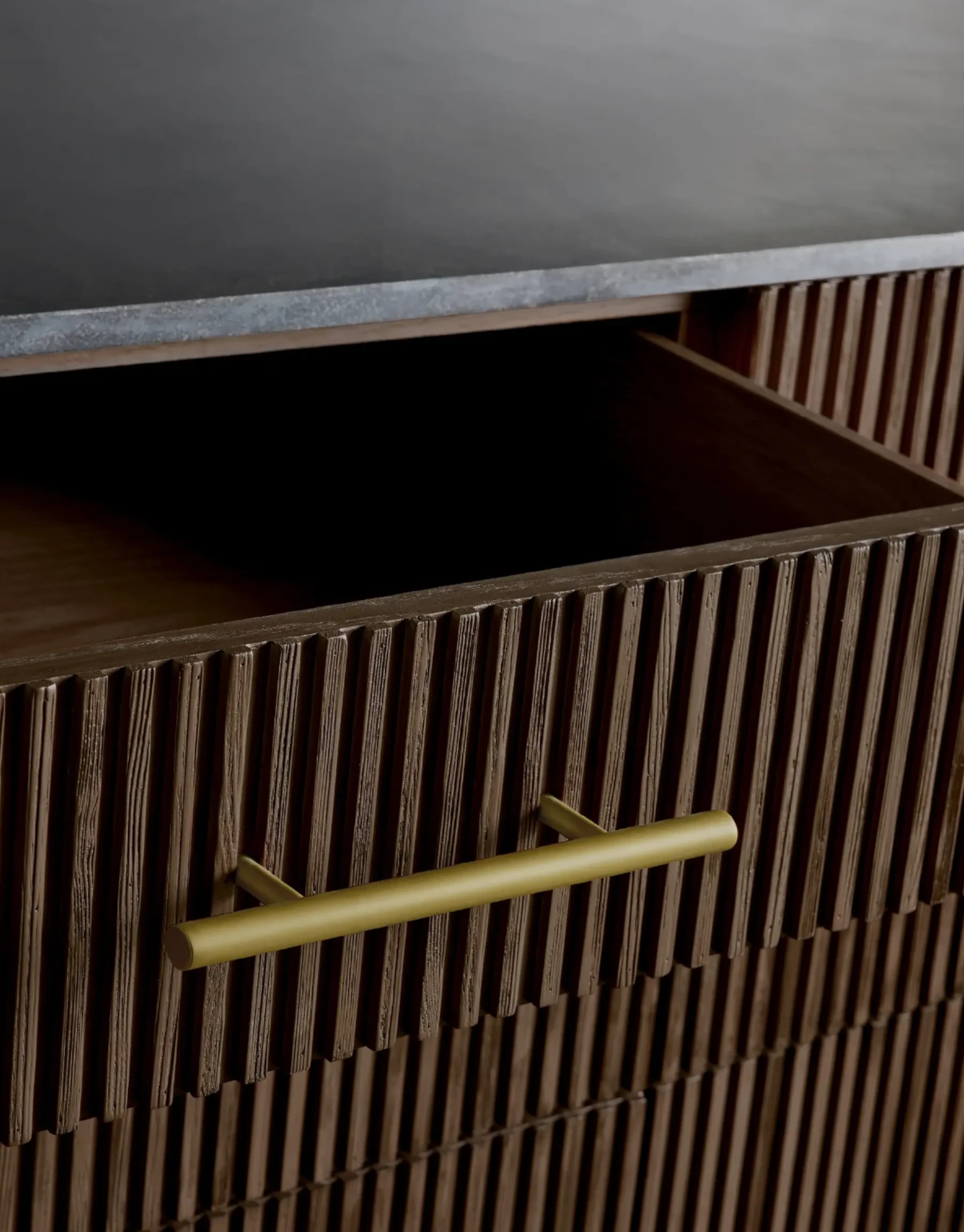 Avelor Nine-Drawer Dresser